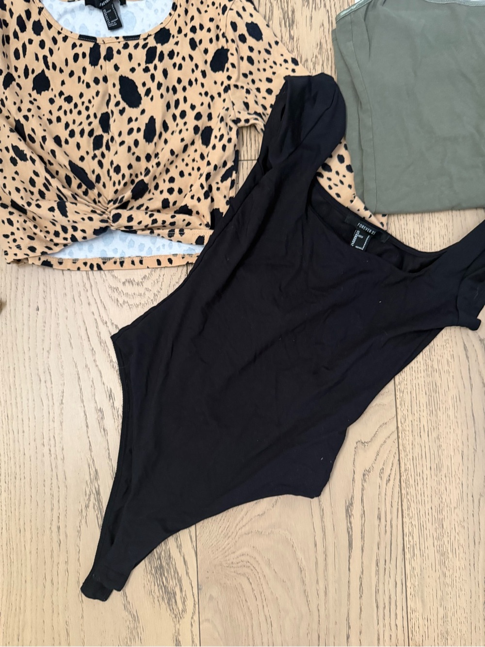 Mixed Women Tops Bundle - Gray, Black, White, Olive, Animal Print - Picture 2 of 6